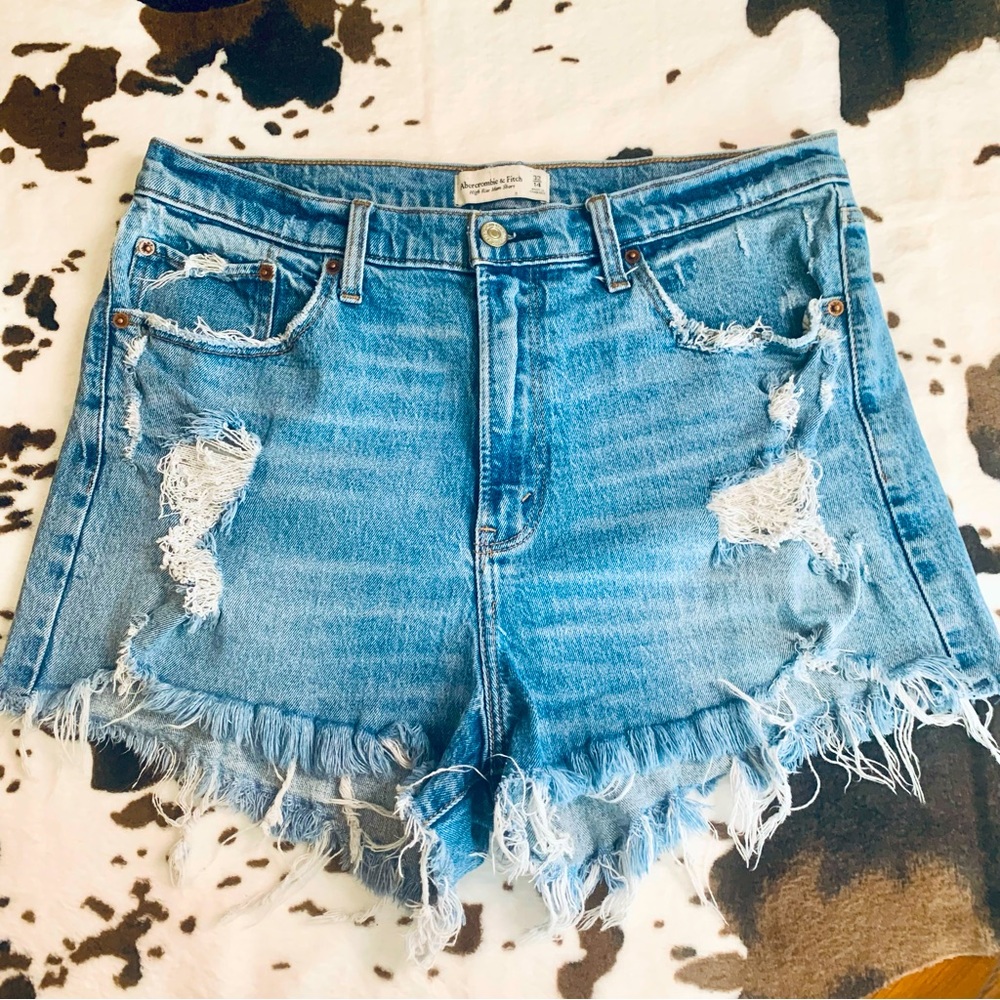 NWOT Abercrombie & Fitch High Rise Curve Love Distressed Mom Shorts 32/14